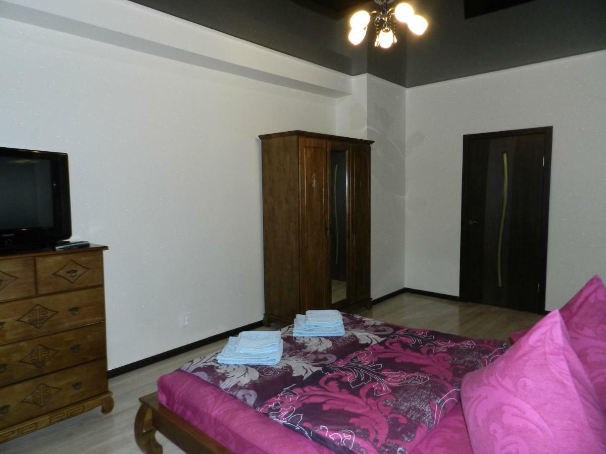 3-Room Luxury Apartment 100M2 On Sobornyi Avenue 193, By Grandhome Zaporizhia Ngoại thất bức ảnh